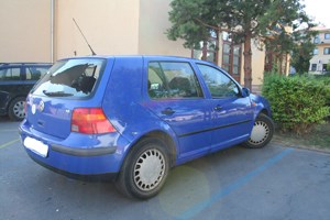 Slika pu_vs/Unistenje i ostecenje tudje stvari/razbijeno staklo na automobilu2.jpg